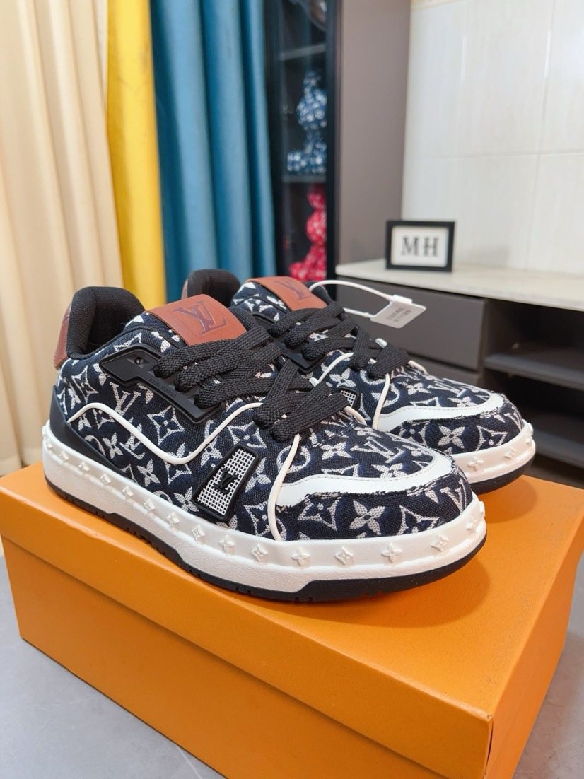 Louis Vuitton Patterned Low-Top Sneakers
