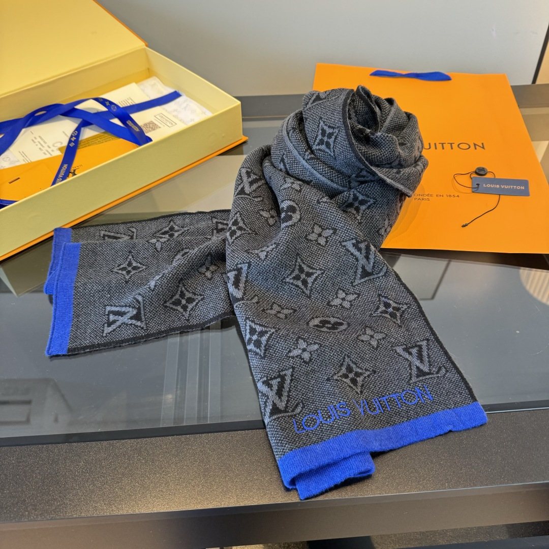 Louis Vuitton Gray Knit Scarf with Contrast Trim