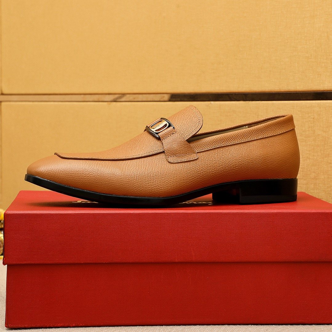 Ferragamo Men's Textured Buckle Loafers