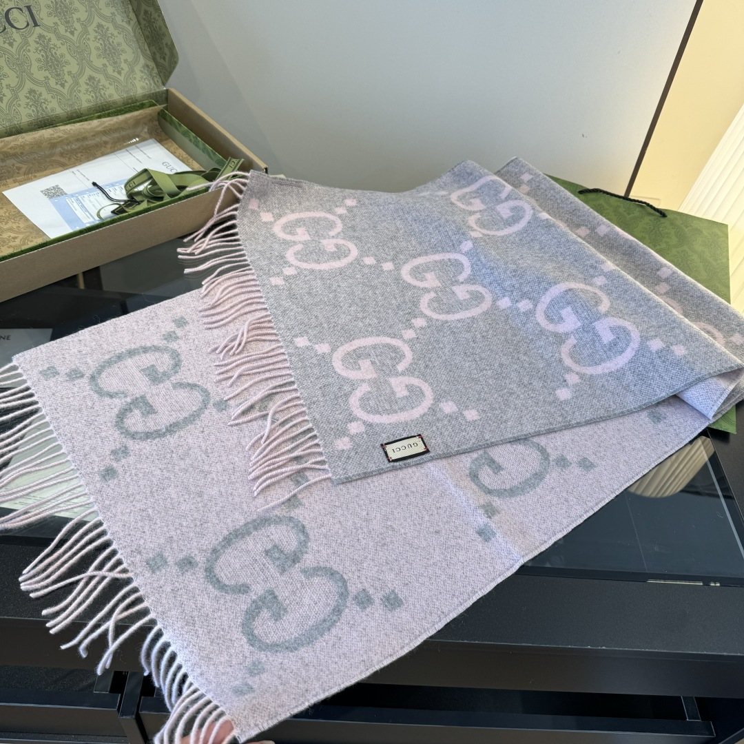 Gucci Fringed Interlocking Motif Scarf